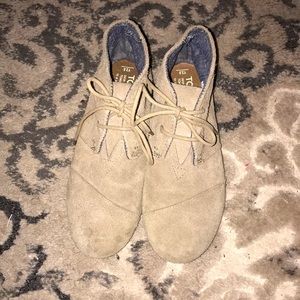 Toms wedge size 2.5